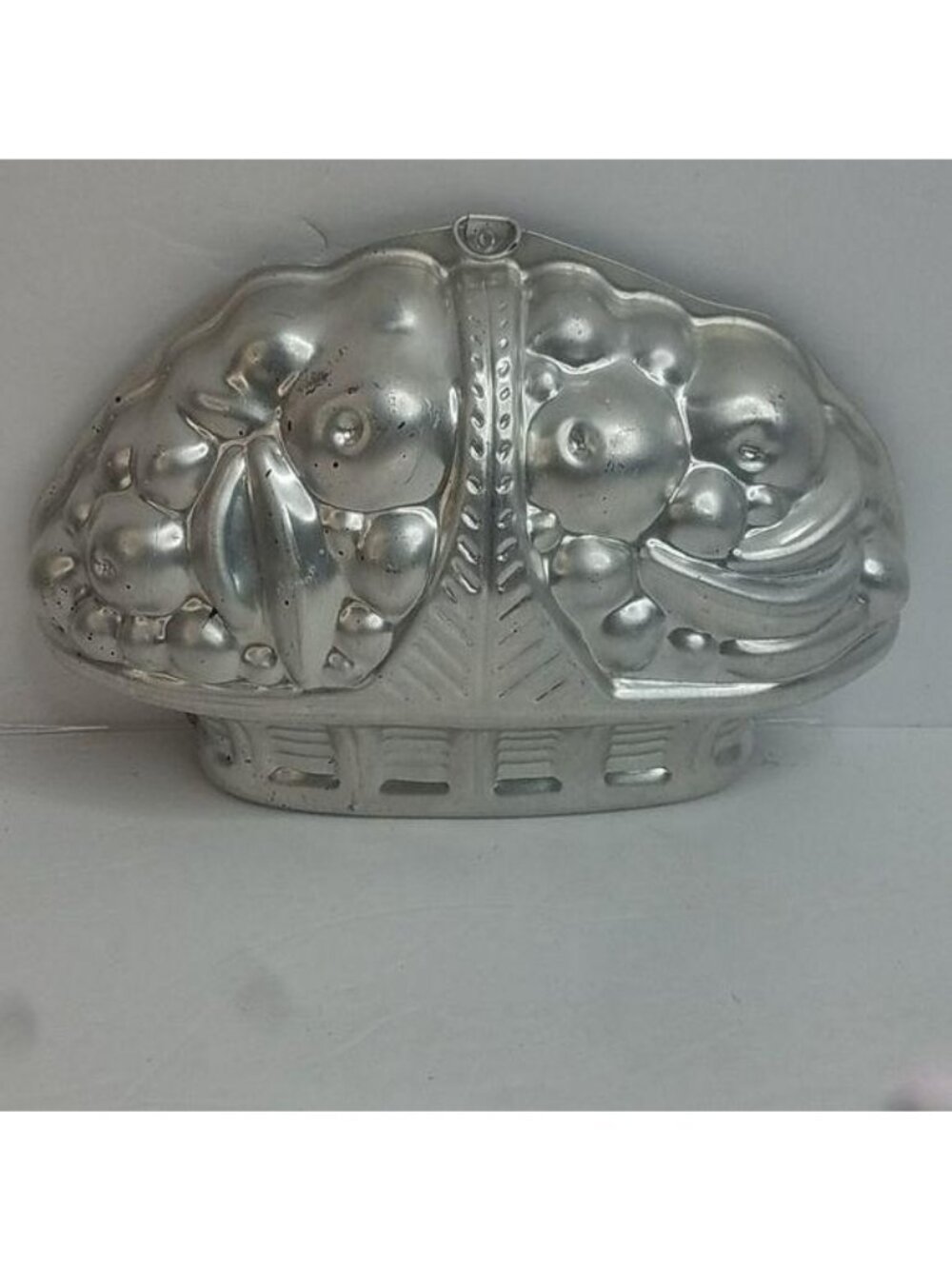 Vintage Mirro Fruit Basket Shape Jello Cake Mold 3.5 Cups Hanging